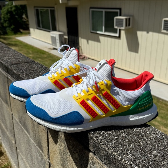 Adidas Ultraboost x LEGOS - Picture 1 of 8